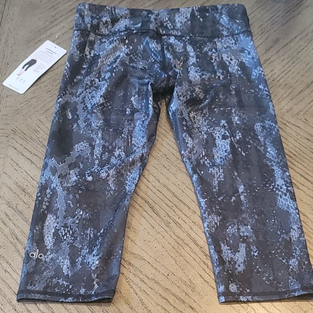 Alo Nwt Size M Python Glossy Leggings - image 4